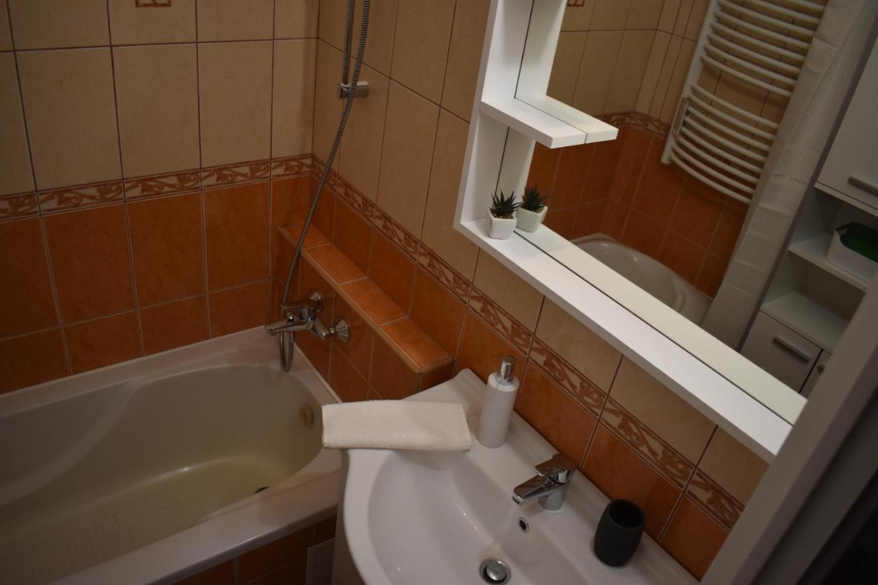 Frezia Apartman Makó Exteriör bild